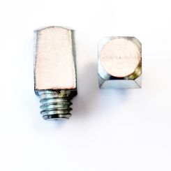 Stollen ⅜ ohne Stift, 12x12 mm, Kopf 18 hoch (No.62 / St.) 